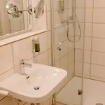 Bruckmuehle מלון 2*